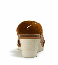 Best Sale 🥰 Baretraps Barb Wedge 🩴 Sandal (BT27282) Caramel ✨ -Cheap Sandals Store baretraps barb wedge sandal bt27282 02187.1667329997